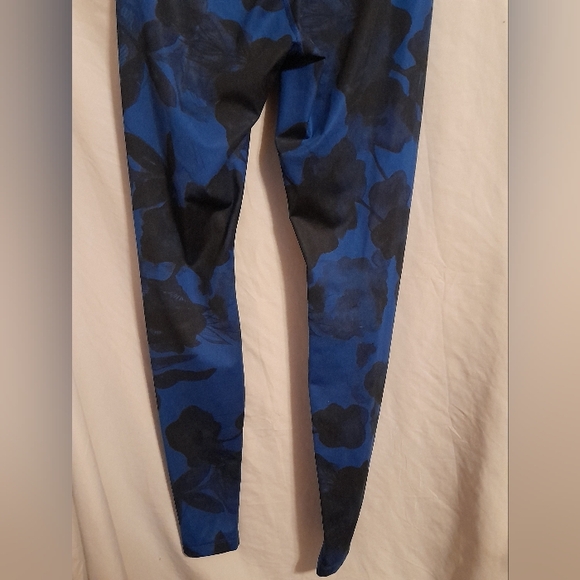 Lululemon Wunder Under Legging - Picture 6 of 6